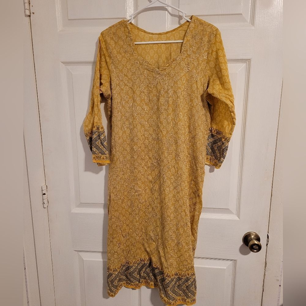 Unbranded kurta embroidered floral design